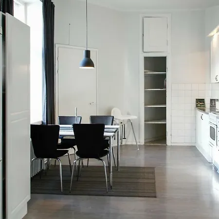 Experience Living Urban דירה *